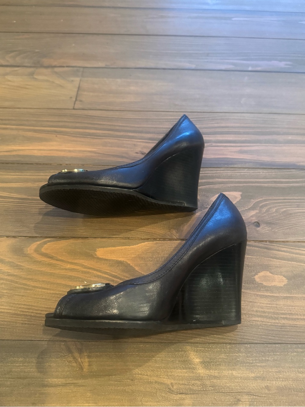 Tory Burch Wedge Heels 9.5M Black Leather - Picture 9 of 16